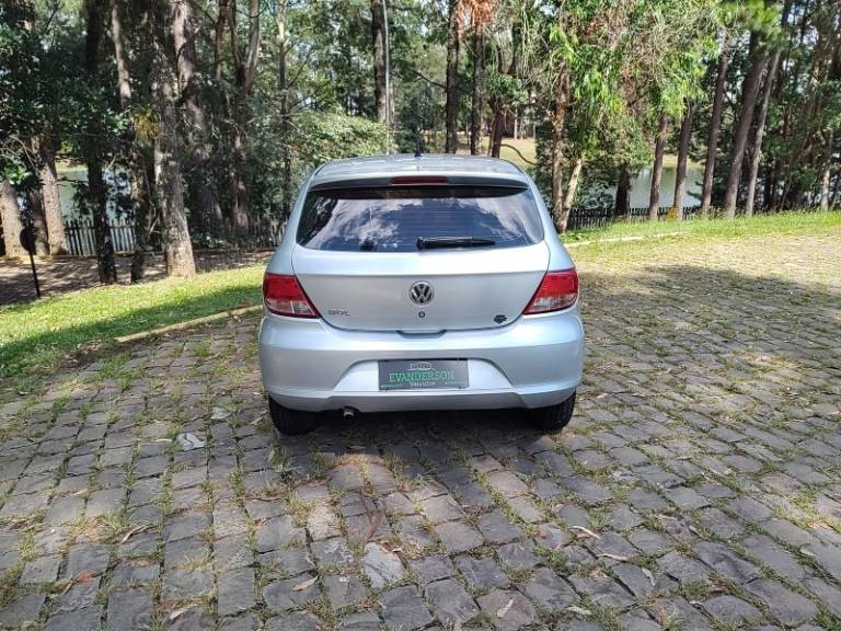 VOLKSWAGEN - GOL - 2010/2011 - Prata - R$ 30.900,00