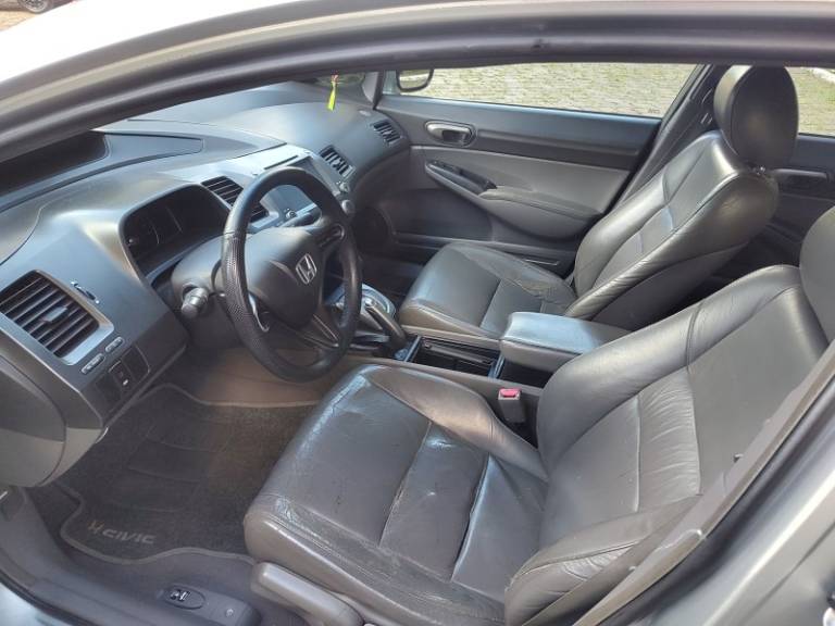 HONDA - CIVIC - 2006/2007 - Prata - R$ 48.900,00