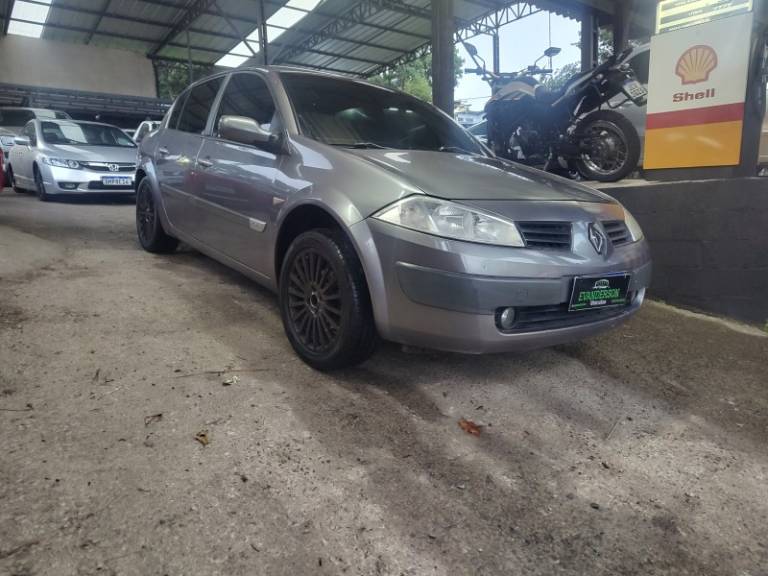 RENAULT - MÉGANE - 2008/2008 - Cinza - R$ 24.900,00