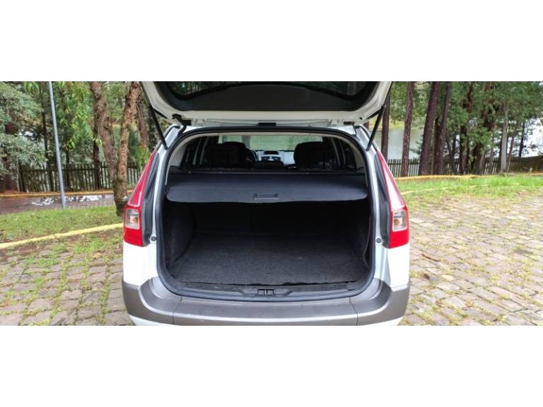 RENAULT - MÉGANE - 2012/2013 - Branca - R$ 37.900,00