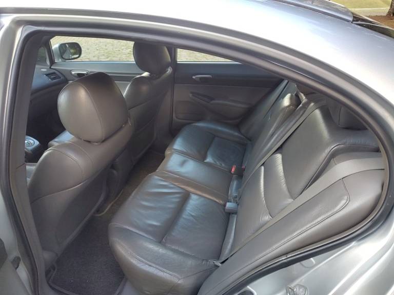 HONDA - CIVIC - 2006/2007 - Prata - R$ 48.900,00