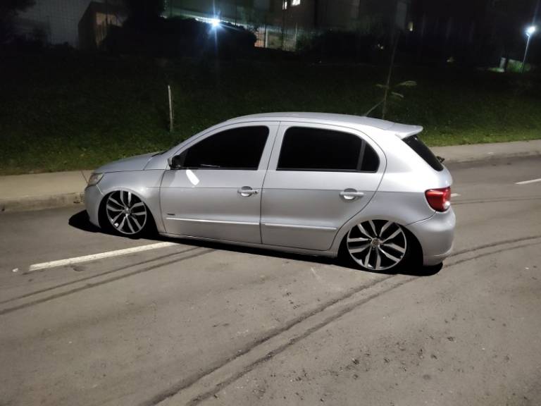 VOLKSWAGEN - GOL - 2010/2010 - Prata - R$ 33.900,00