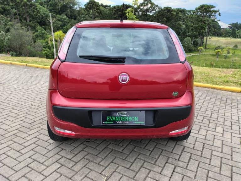 FIAT - PUNTO - 2013/2013 - Vermelha - R$ 37.900,00