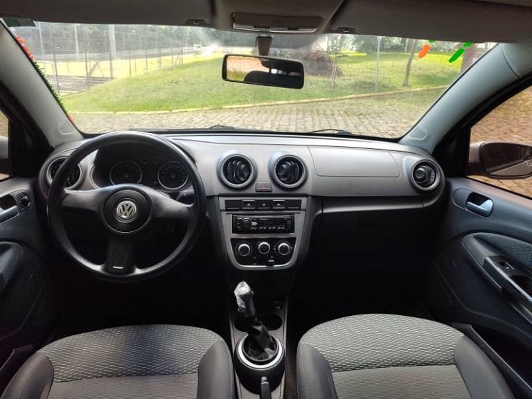 VOLKSWAGEN - GOL - 2010/2011 - Prata - R$ 30.900,00