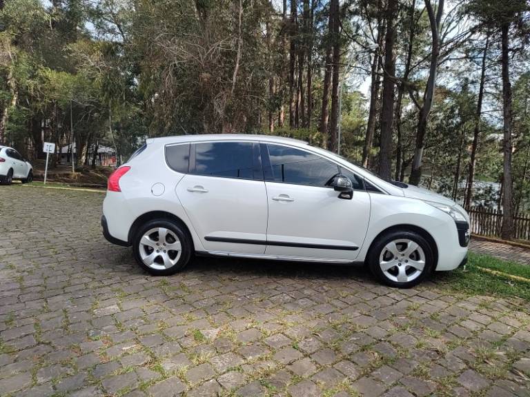PEUGEOT - 3008 - 2013/2014 - Branca - R$ 46.900,00