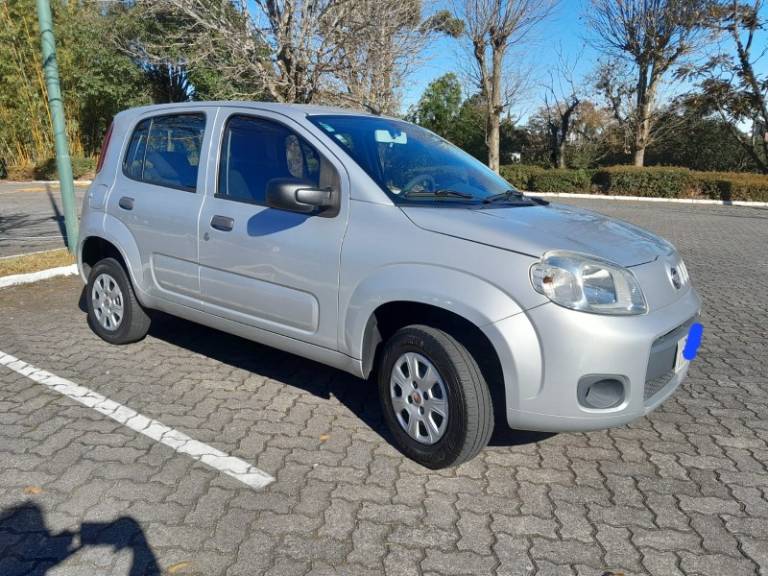 FIAT - UNO - 2012/2013 - Prata - R$ 26.800,00