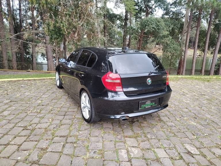 BMW - 120I - 2010/2010 - Preta - R$ 51.900,00
