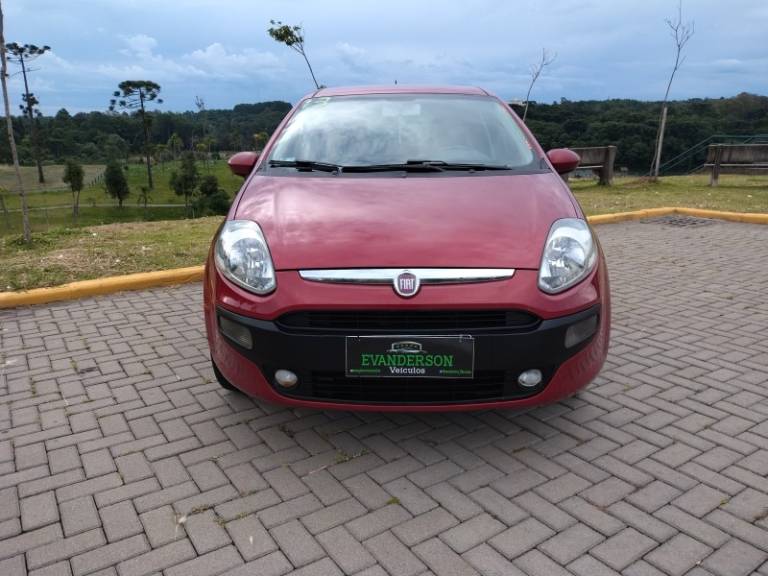 FIAT - PUNTO - 2013/2013 - Vermelha - R$ 37.900,00
