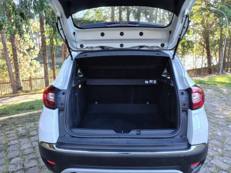 RENAULT - CAPTUR - 2019/2020 - Branca - R$ 77.900,00