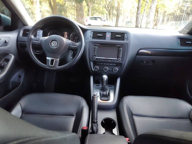 VOLKSWAGEN - JETTA - 2013/2013 - Prata - R$ 68.900,00