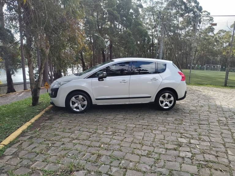 PEUGEOT - 3008 - 2013/2014 - Branca - R$ 46.900,00