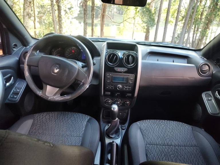 RENAULT - DUSTER - 2016/2017 - Branca - R$ 62.900,00