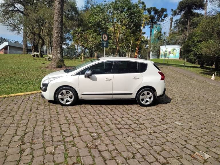PEUGEOT - 3008 - 2013/2014 - Branca - R$ 46.900,00