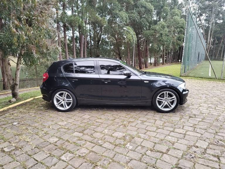 BMW - 120I - 2010/2010 - Preta - R$ 51.900,00